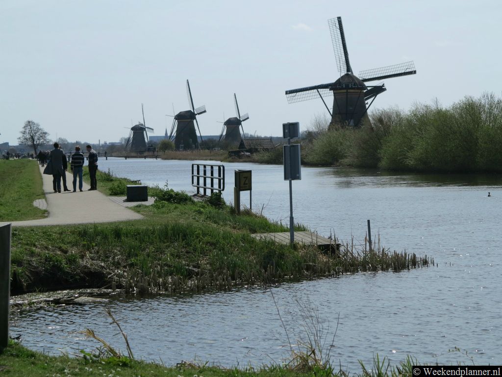 In het weekend komen er altijd veel toeristen en dagjesmensen. Tip: Mooie wandelroutes in de buurt.